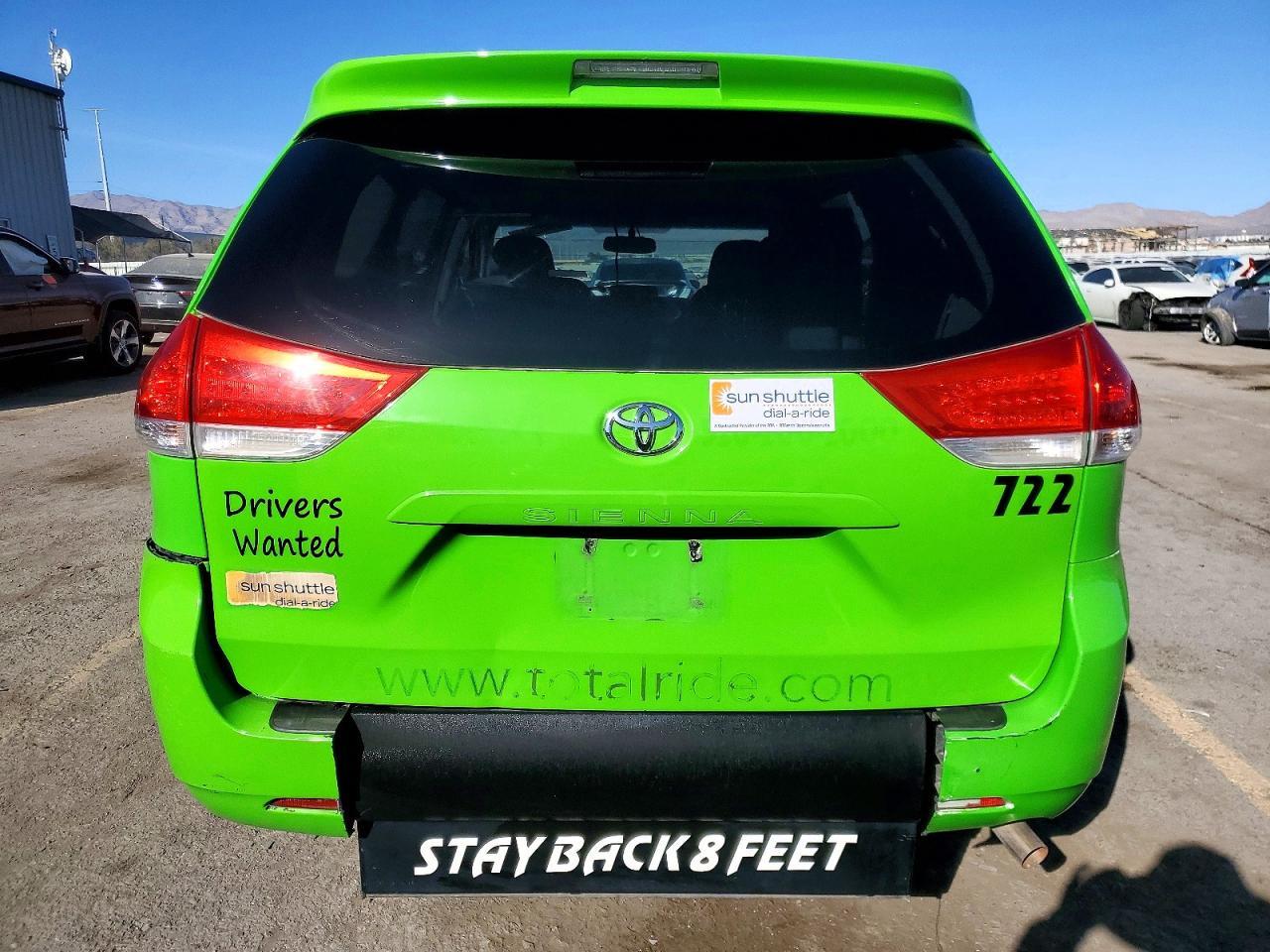 2014 Toyota Sienna Le - Image 6
