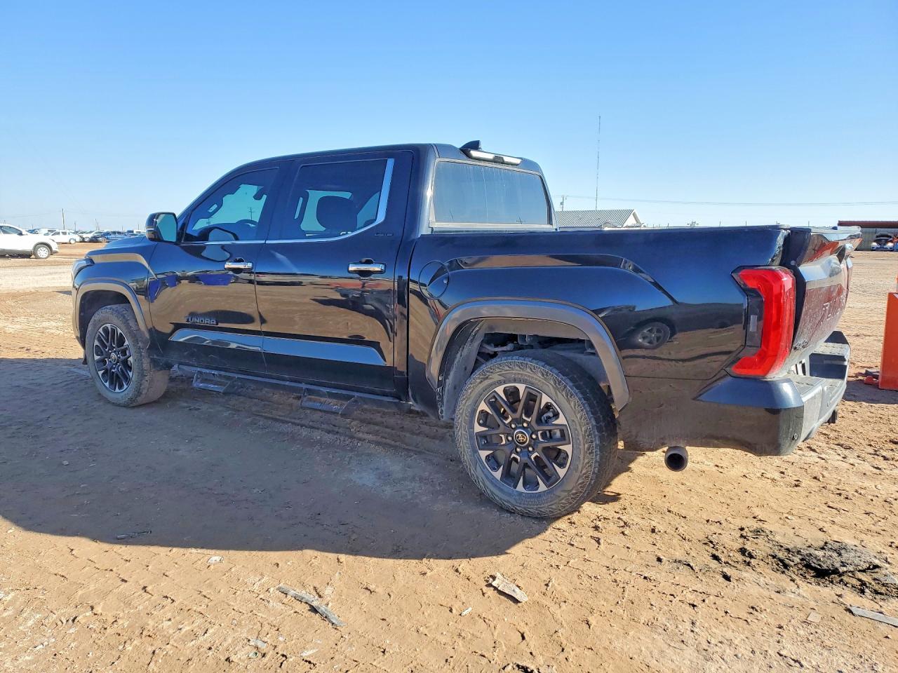 2022 Toyota Tundra Crewmax Limited - Фото 2