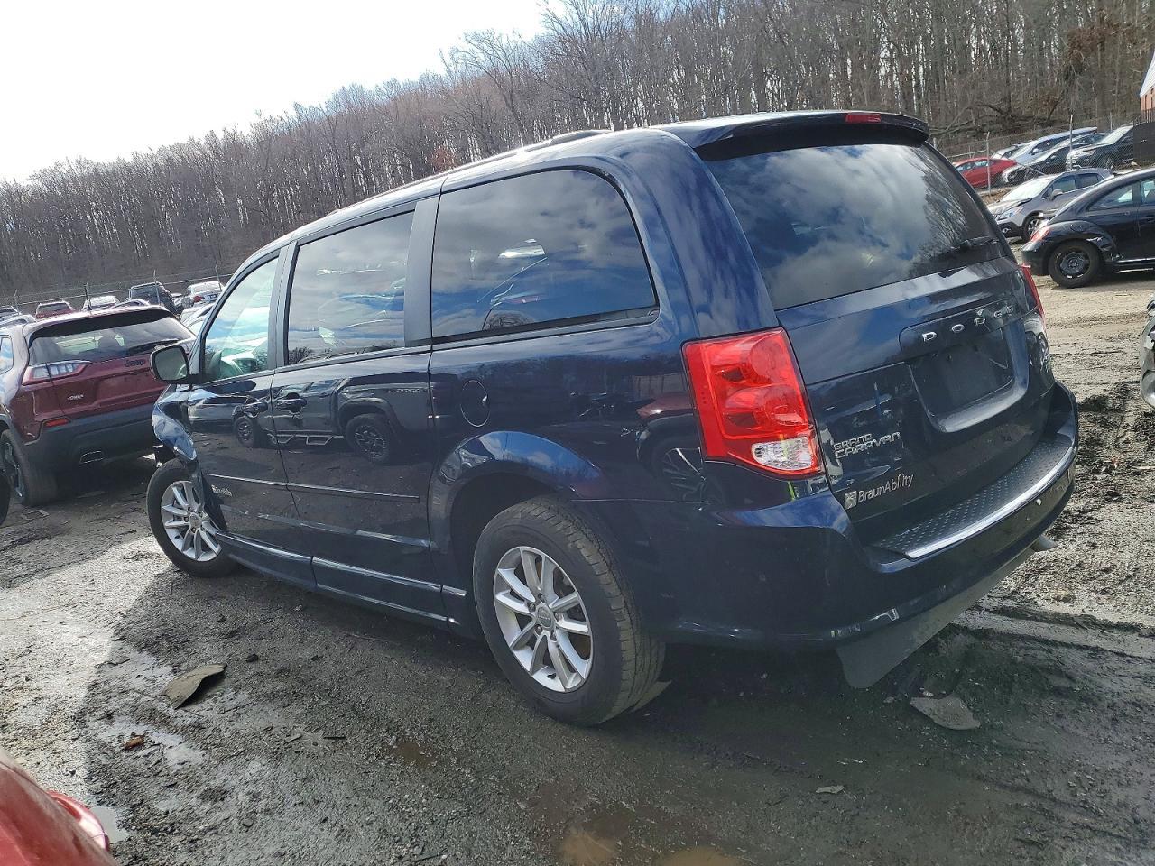 2016 Dodge Grand Caravan Sxt - Image 2