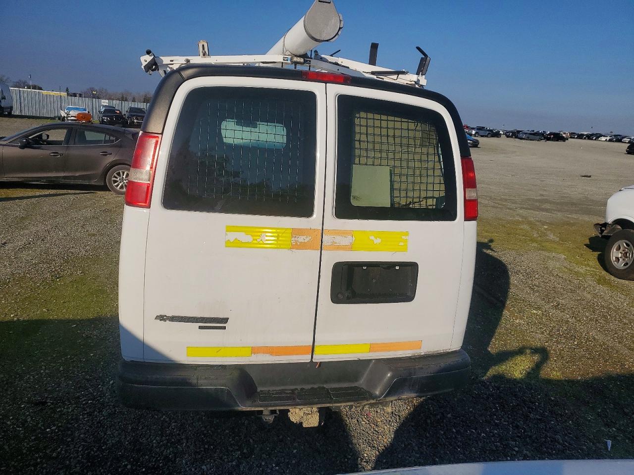 2014 Chevrolet Express G2500 - Image 6