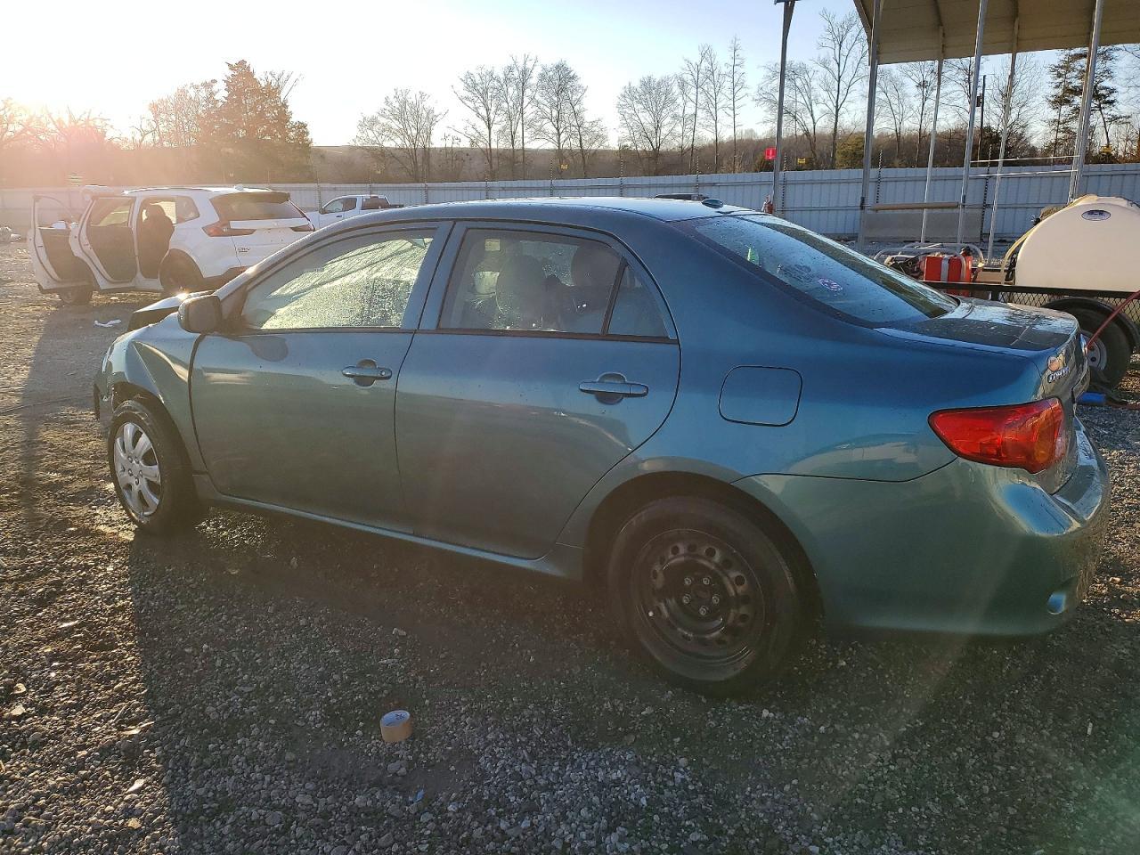 2010 Toyota Corolla Le - Фото 2