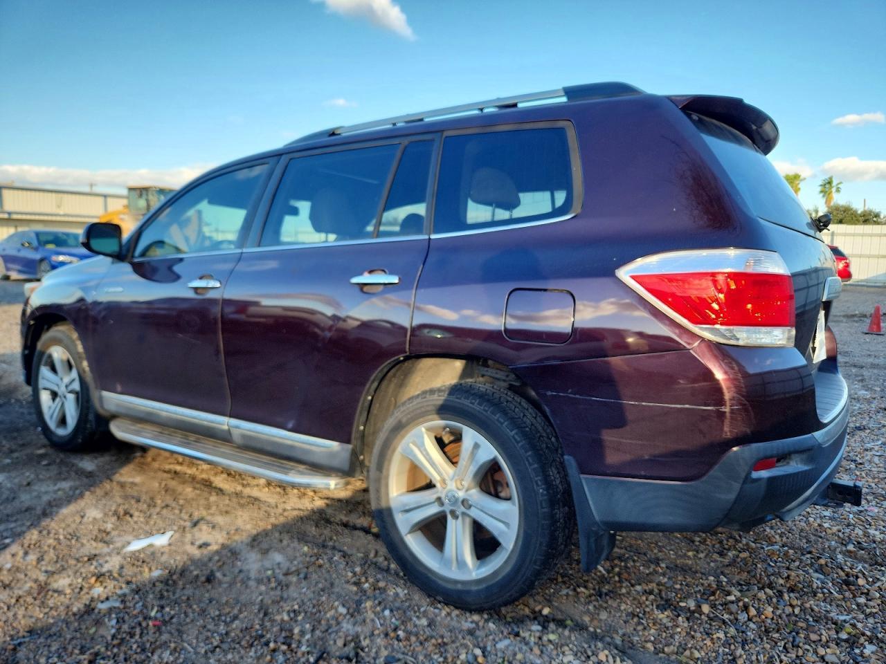 2013 Toyota Highlander Limited - Image 2