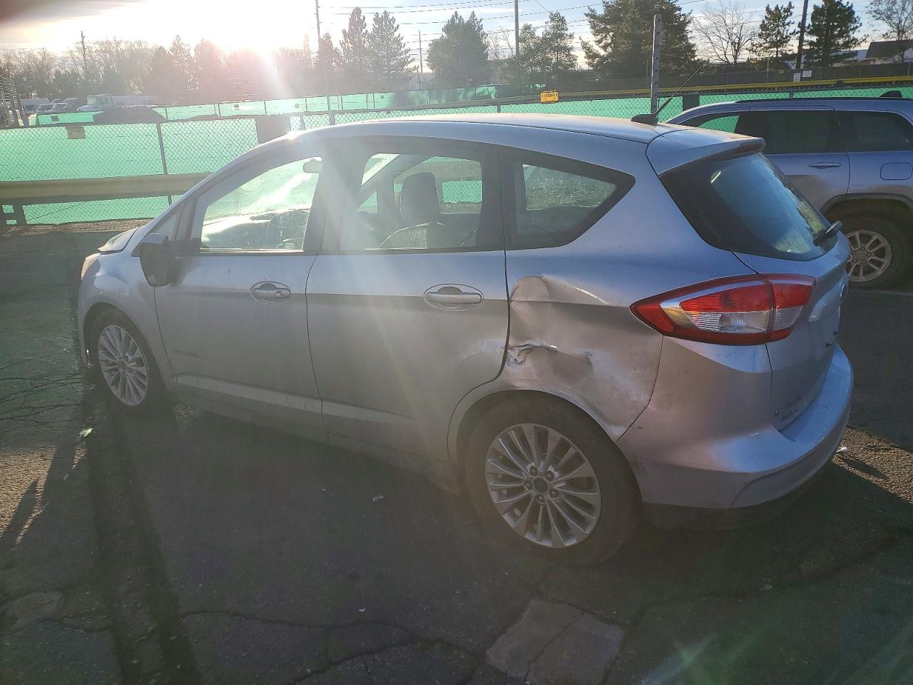 2018 Ford C-Max Se - Фото 2