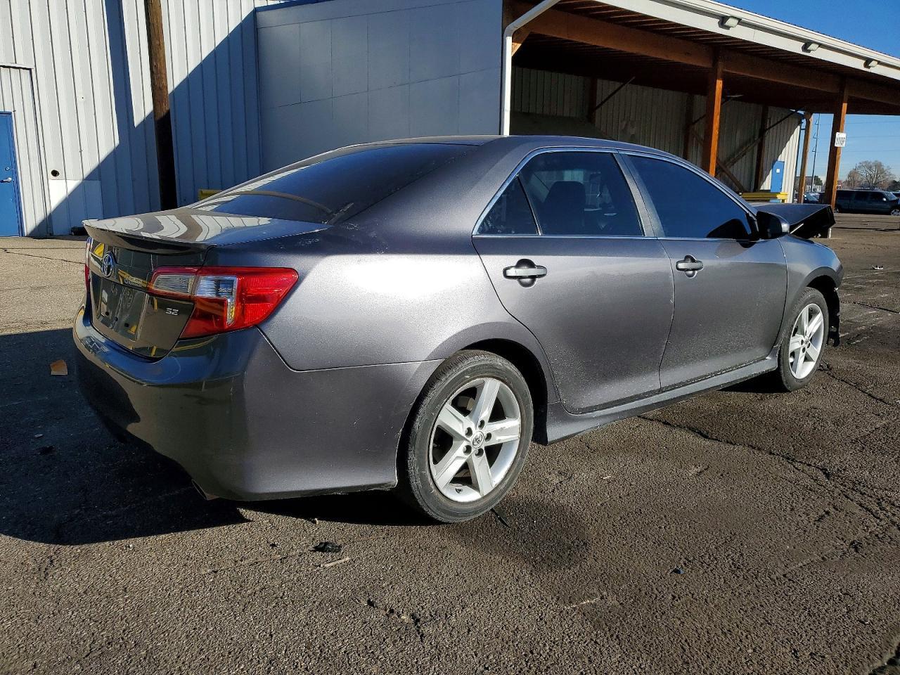 2014 Toyota Camry Se - Фото 3