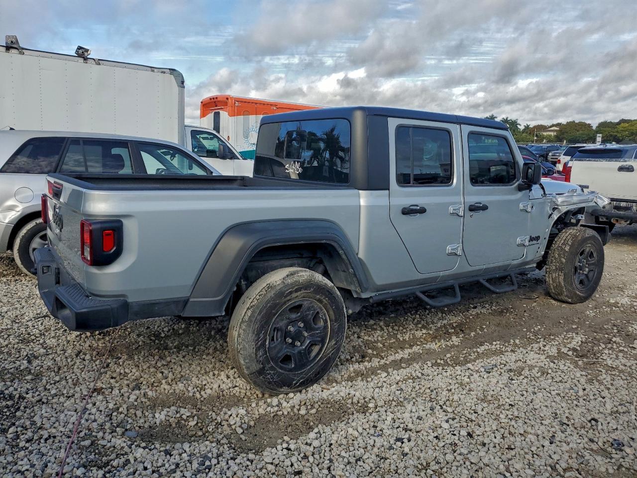 2024 Jeep Gladiator Sport - Фото 3