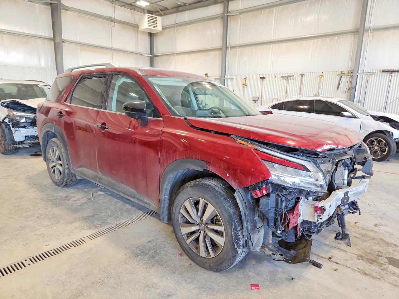 2022 Nissan Pathfinder Sl - Фото 4