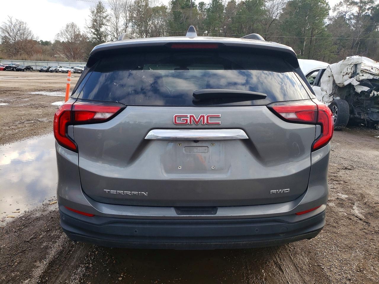2020 GMC Terrain Sle - Image 6