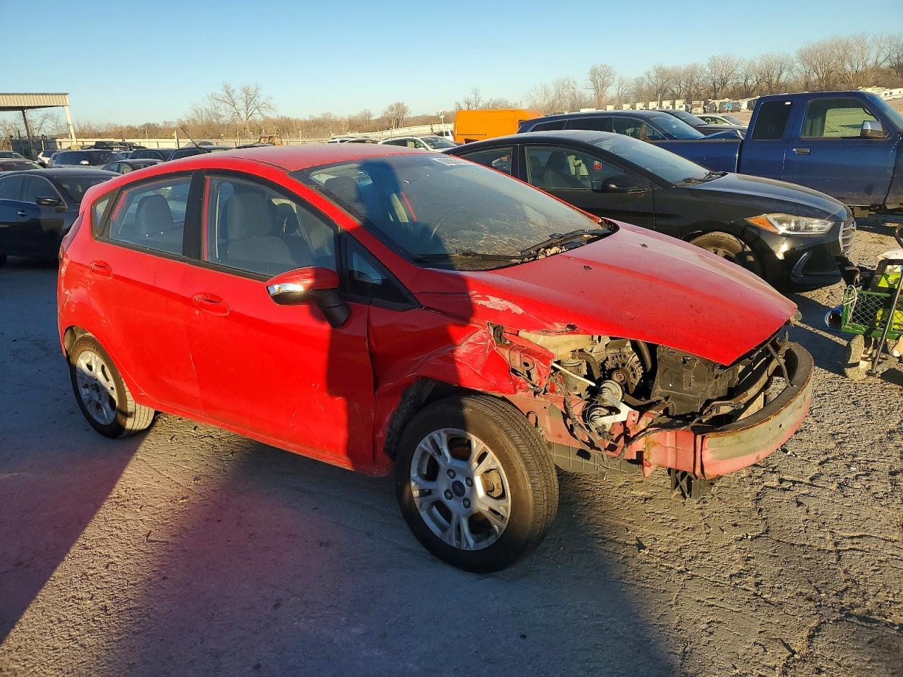 2015 Ford Fiesta Se - Фото 4