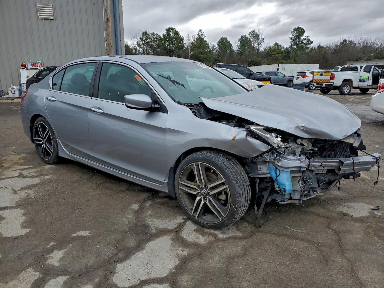 2016 Honda Accord Sport - Image 4