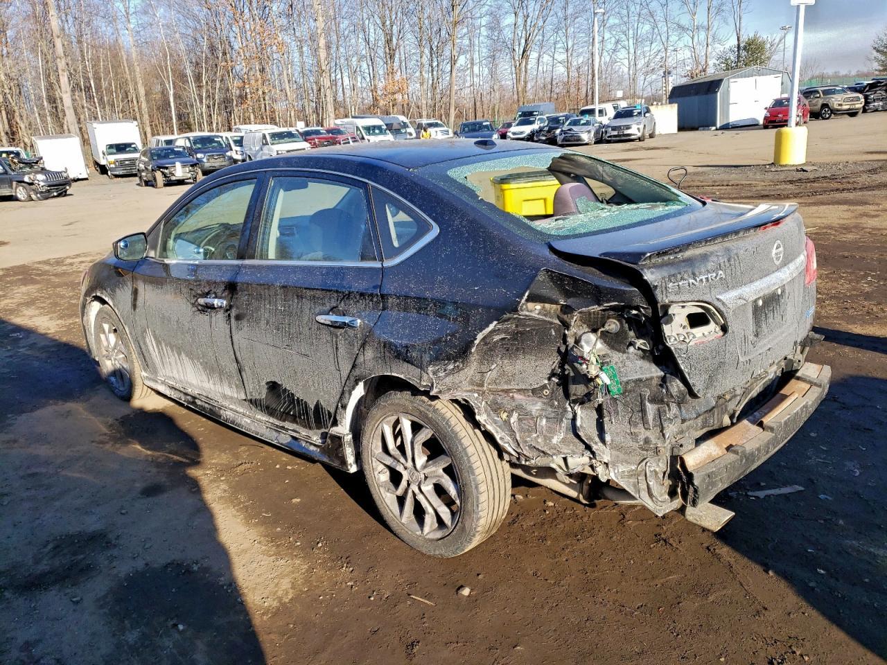2014 Nissan Sentra S - Фото 2