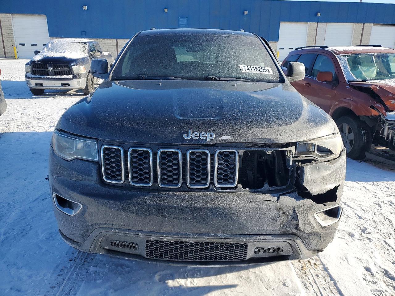 2020 Jeep Grand Cherokee Laredo - Image 5