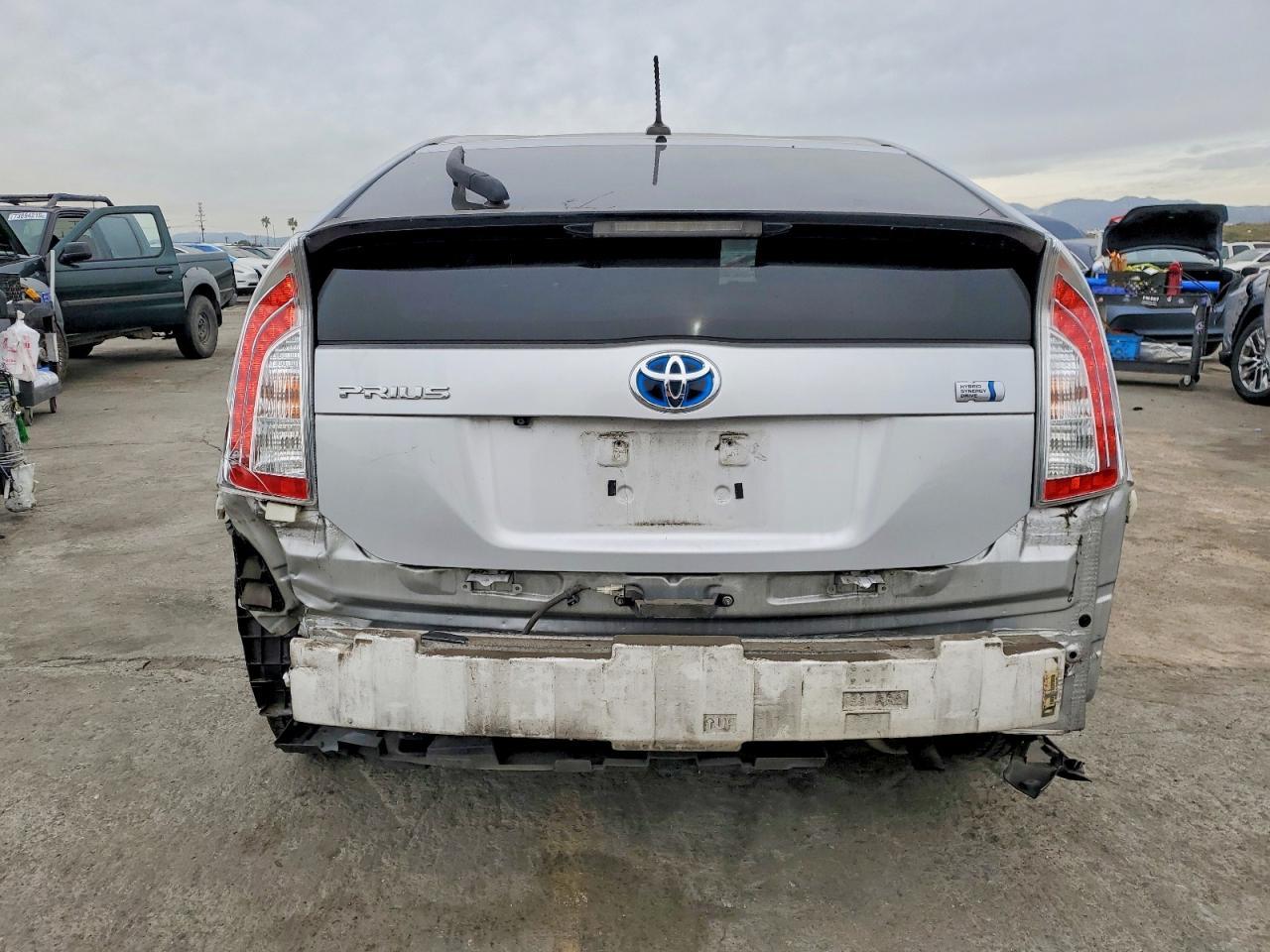 2015 Toyota Prius - Фото 6