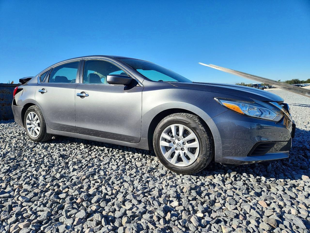 2017 Nissan Altima 2.5 S - Image 4
