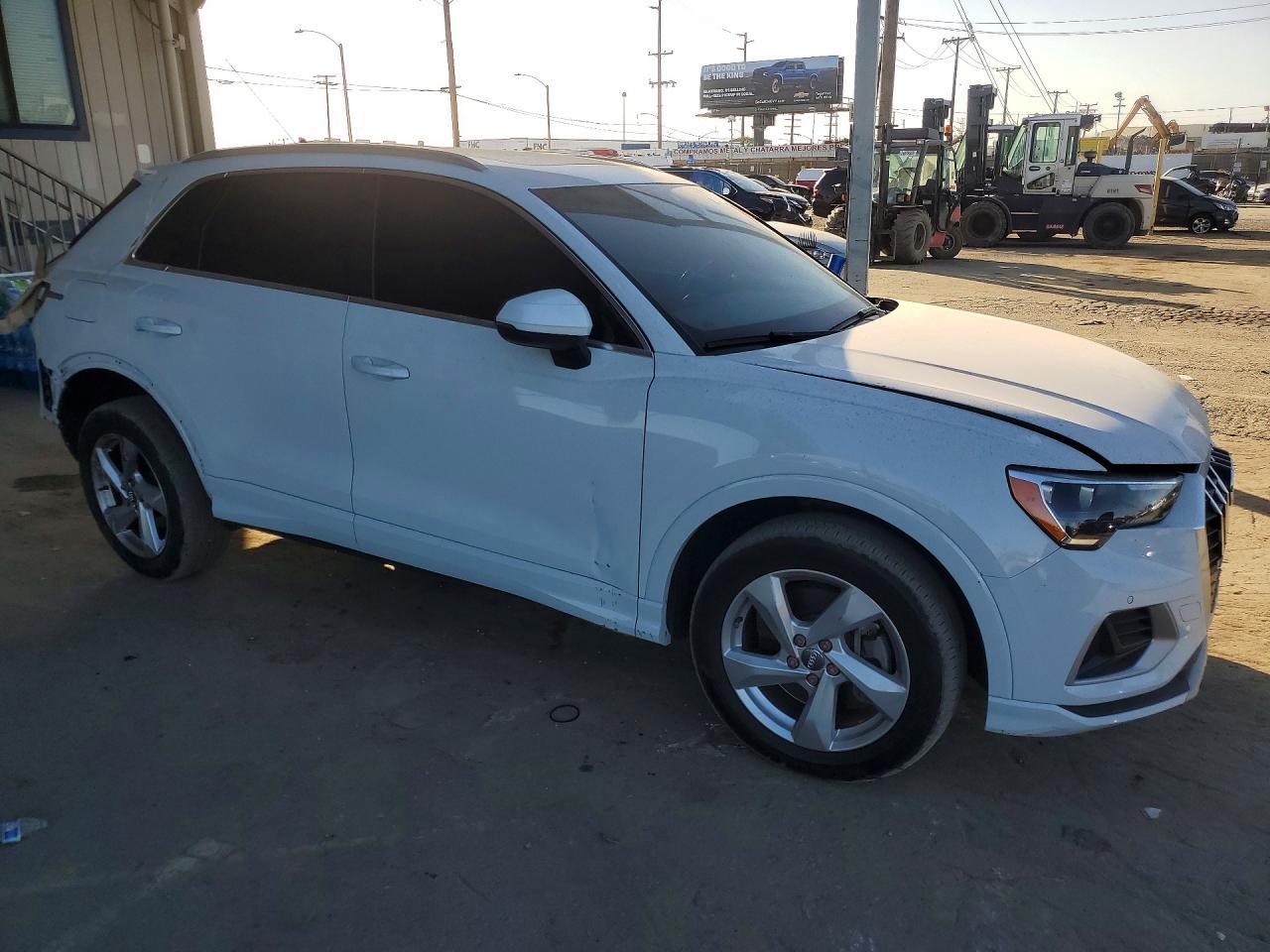 2020 Audi Q3 Premium - Image 4