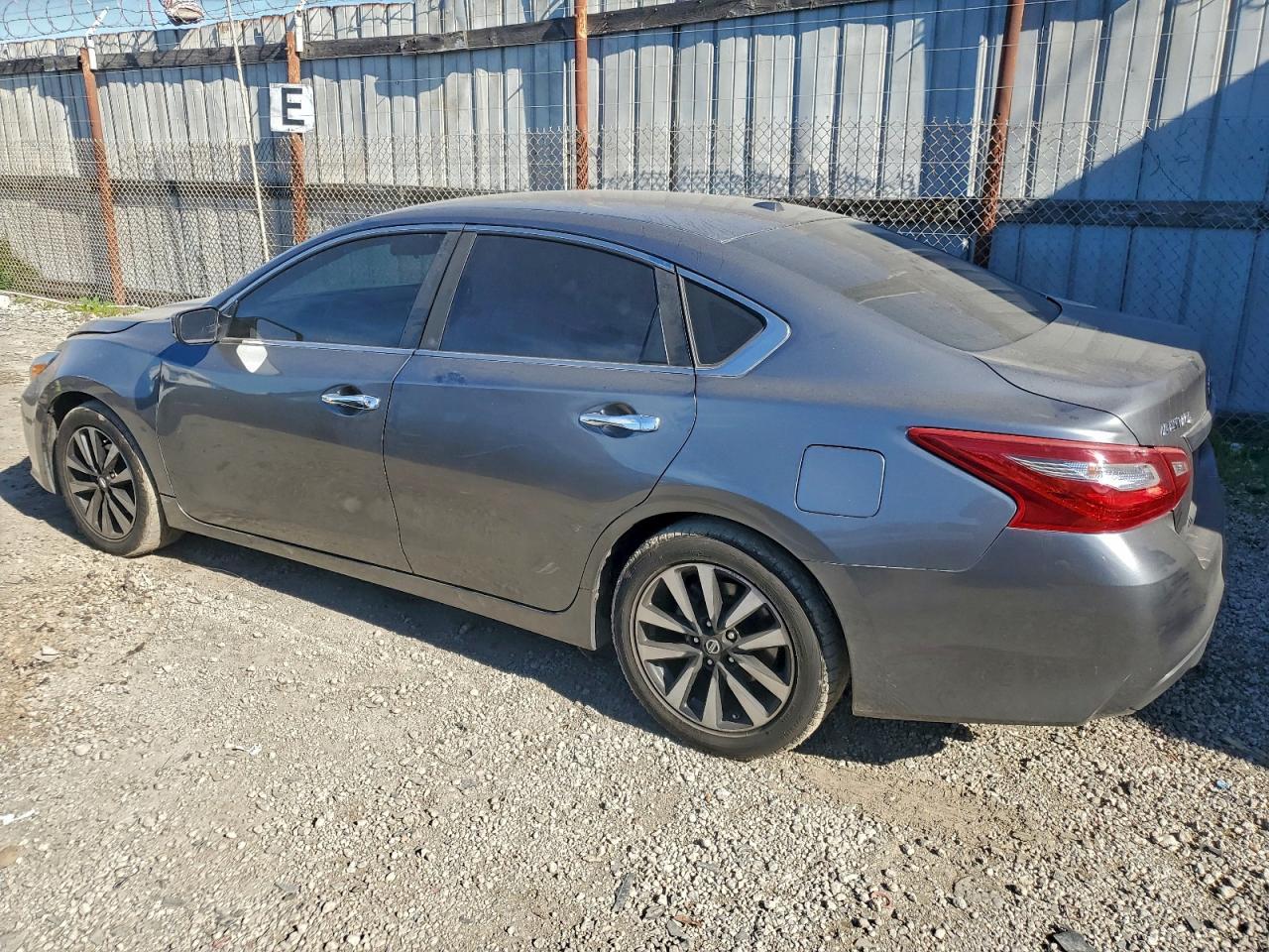 2018 Nissan Altima 2.5 - Фото 2