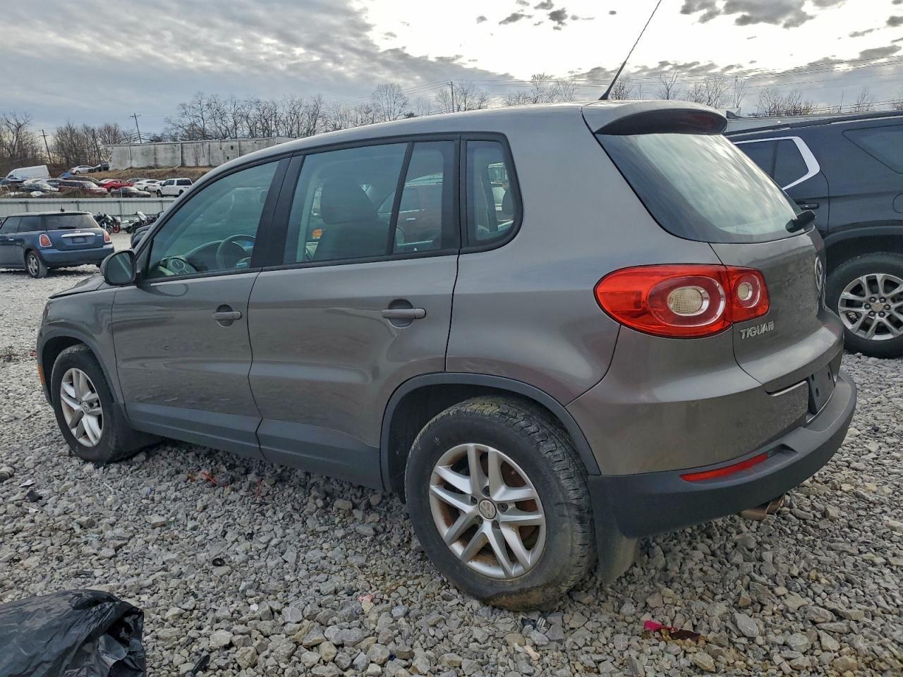2011 Volkswagen Tiguan S - Image 2
