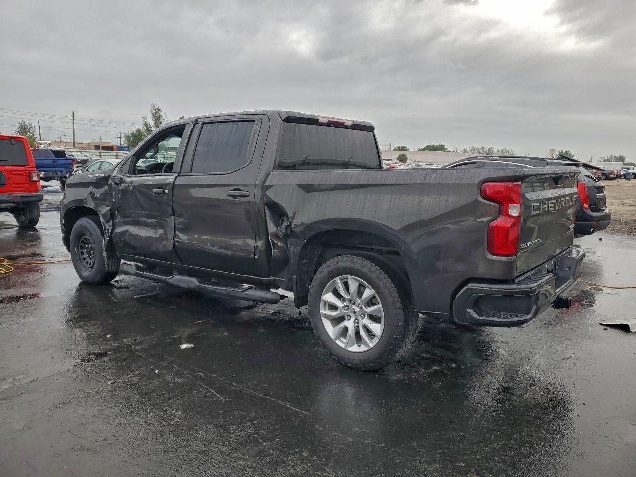 2020 Chevrolet Silverado C1500 Custom - Фото 2