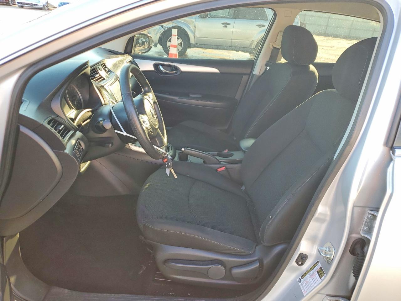 2019 Nissan Sentra S - Фото 7