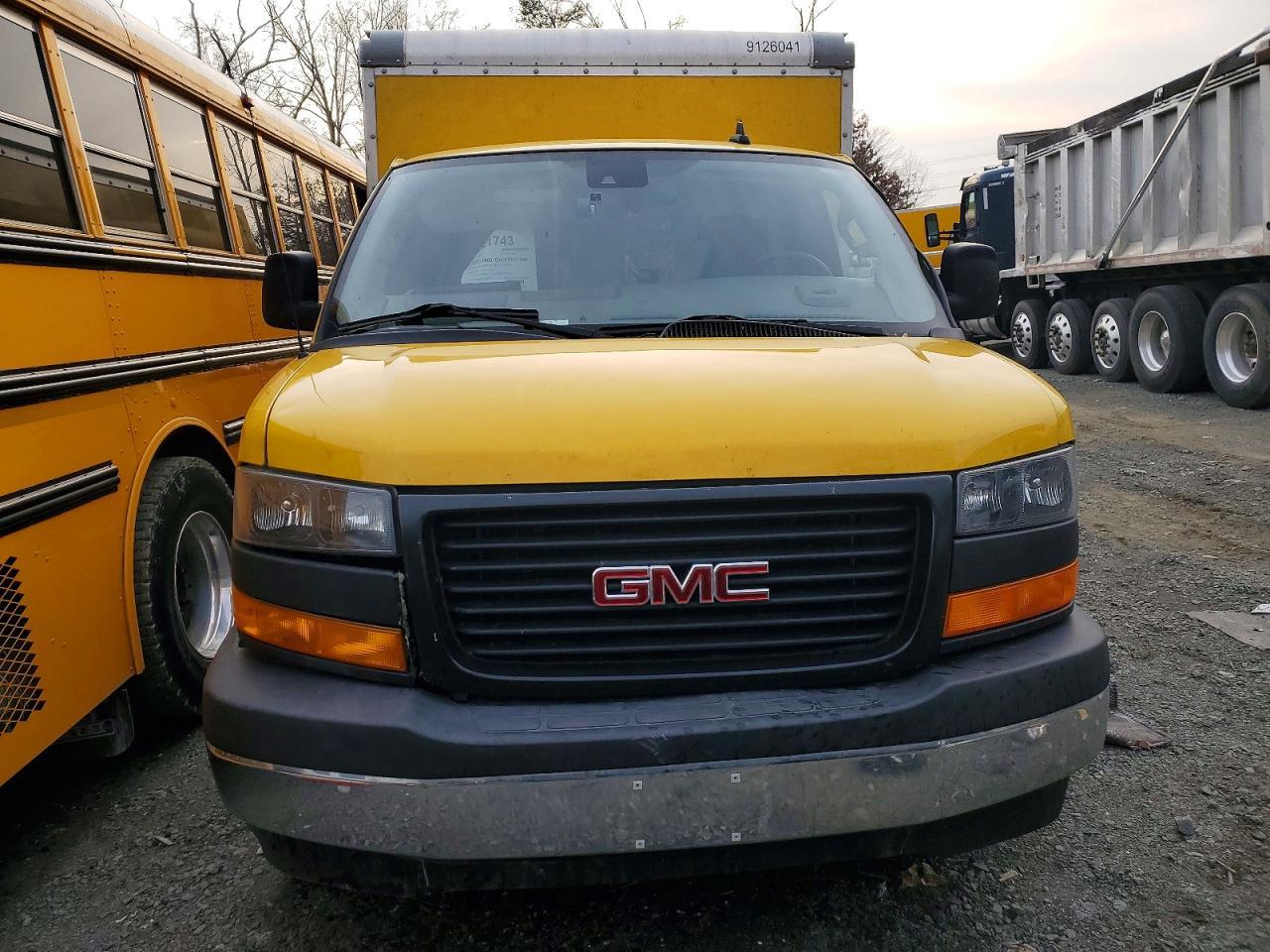 2022 GMC Savana G3500 - Box Truck *** Prior Fleet *** - Image 5