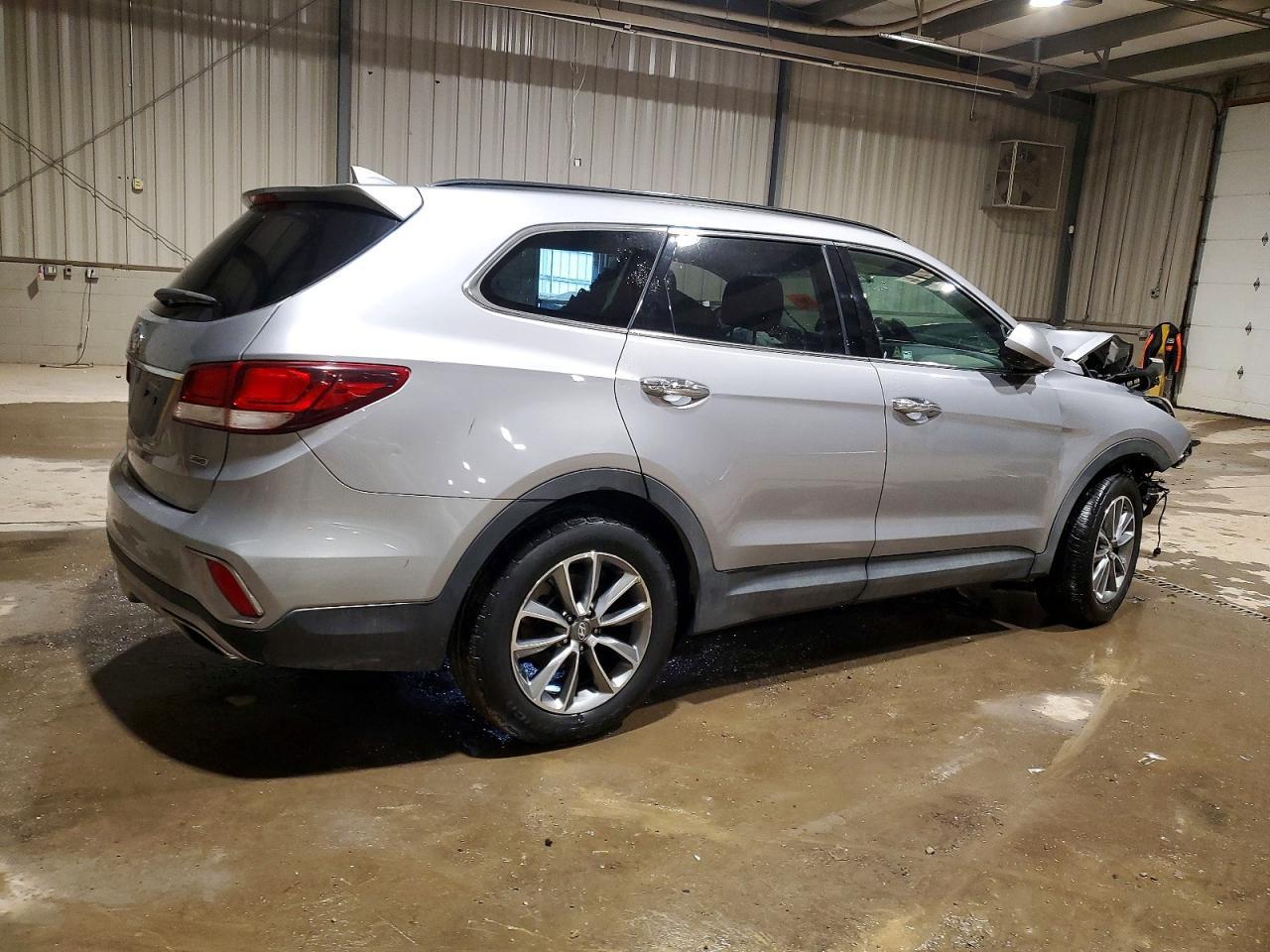 2018 Hyundai Santa Fe Se - Фото 3