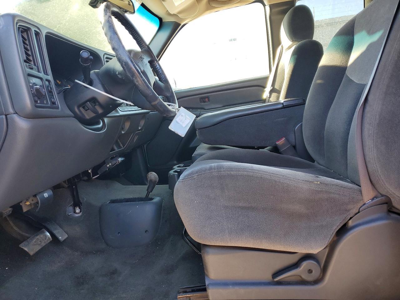 2006 GMC Sierra K2500 Heavy Duty - Image 7