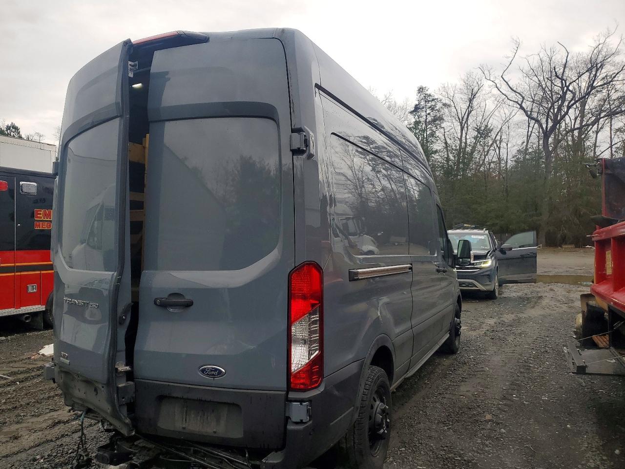 2022 Ford Transit T-250 Delivery Van - Image 3