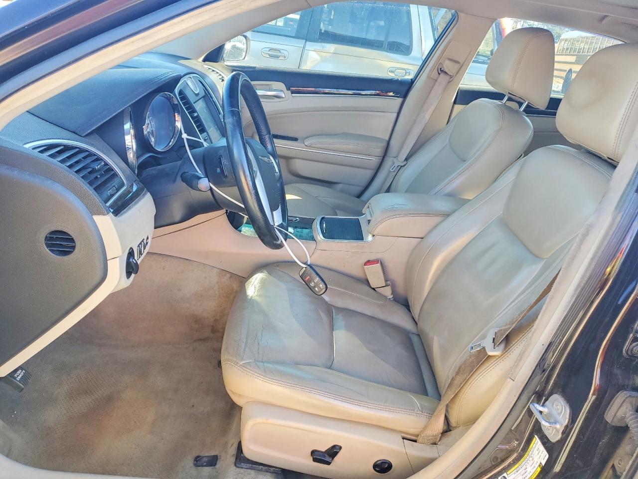 2013 Chrysler 300 - Image 7