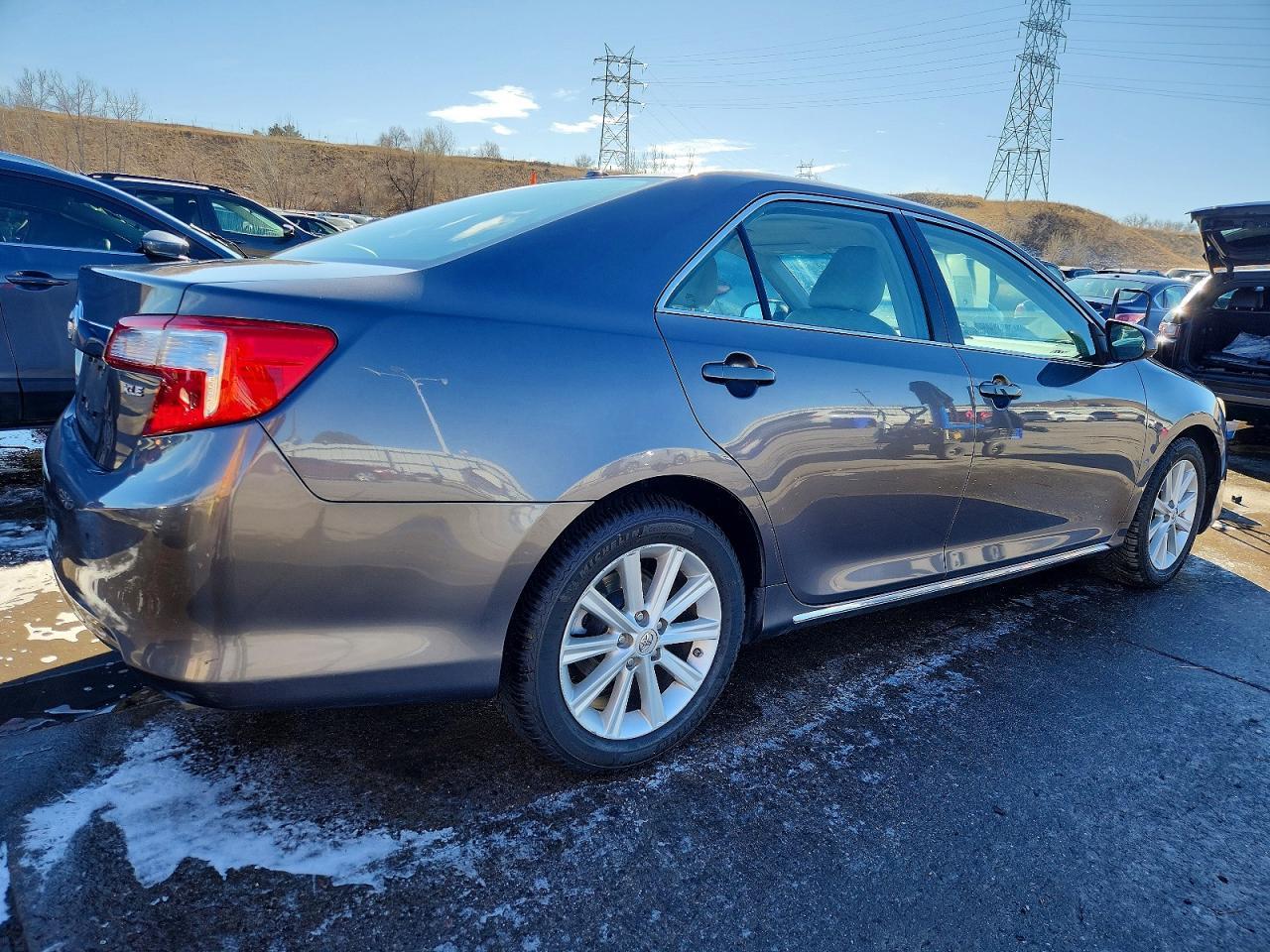 2014 Toyota Camry Xle - Image 3