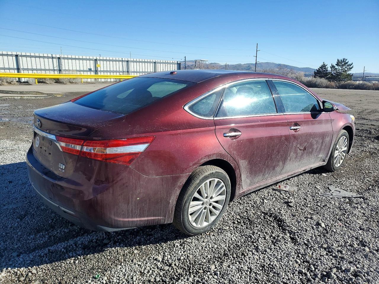 2013 Toyota Avalon Hybrid Xle Touring - Image 3