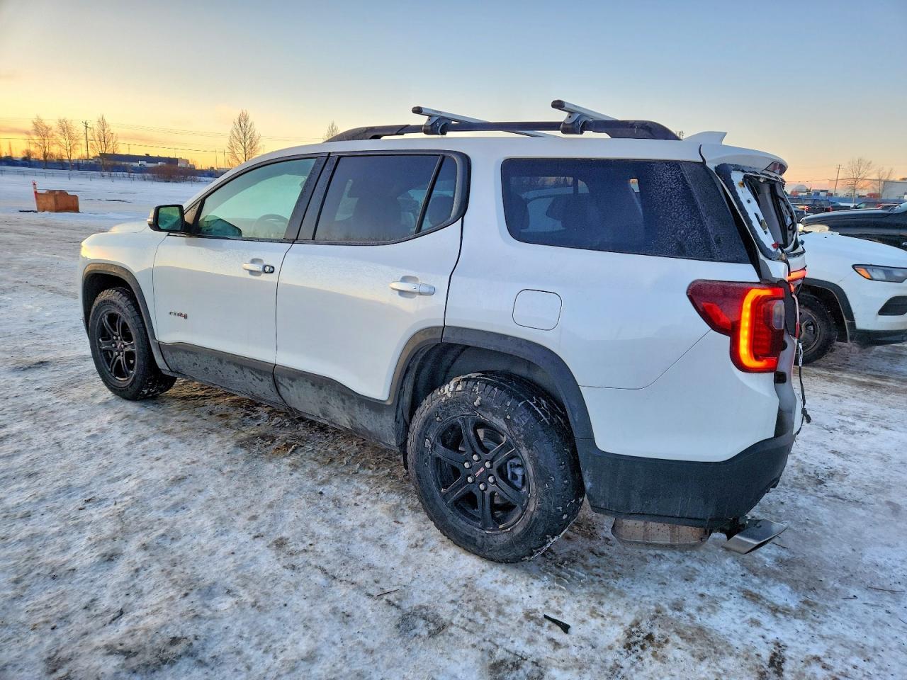 2023 GMC Acadia At4 - Фото 2