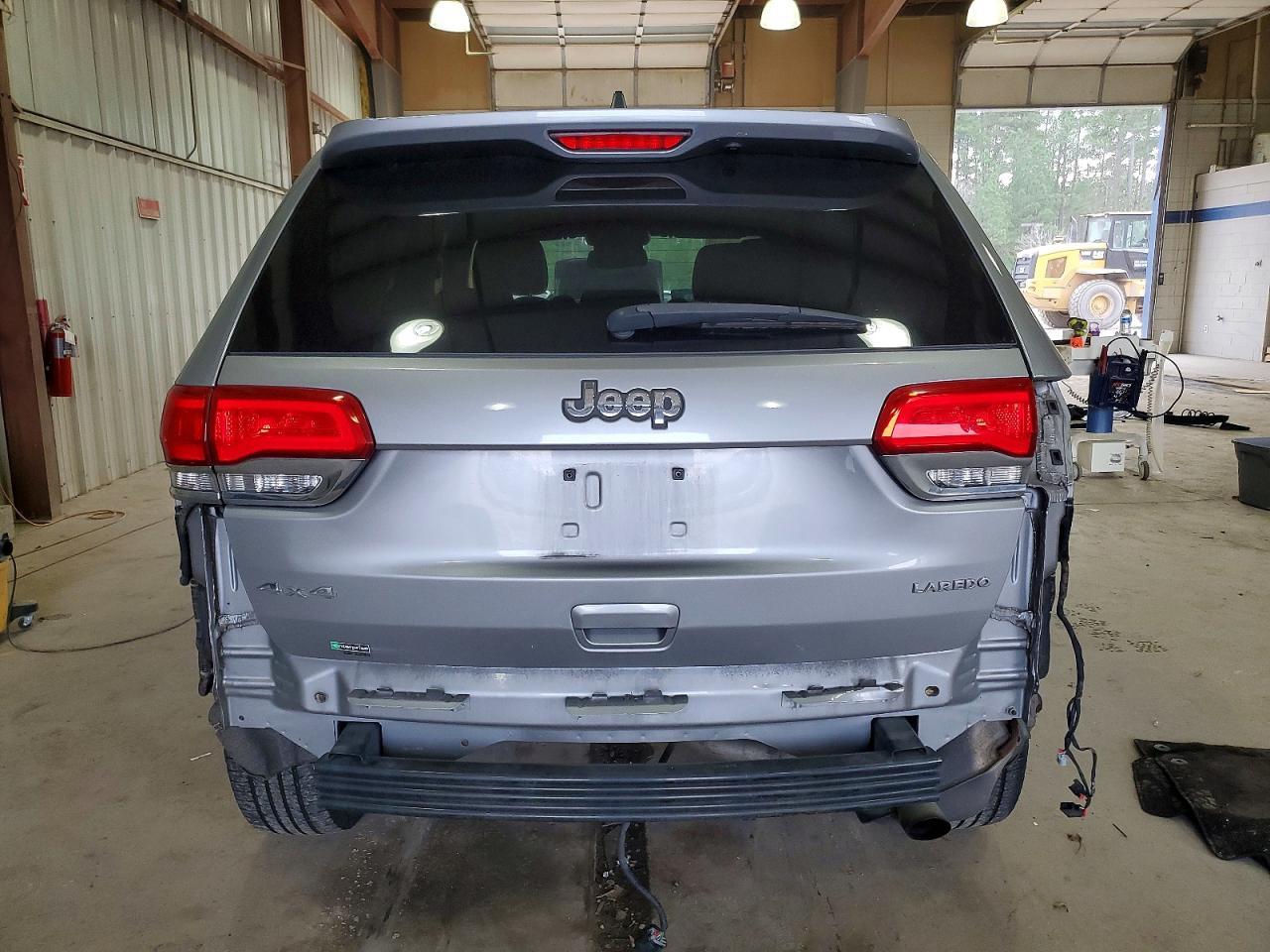 2016 Jeep Grand Cherokee Laredo - Image 6
