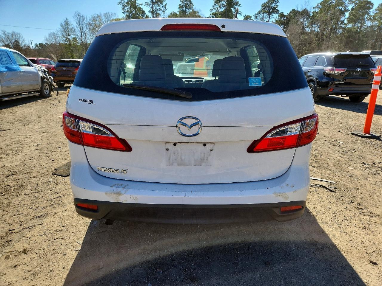 2015 Mazda 5 Sport - Image 6