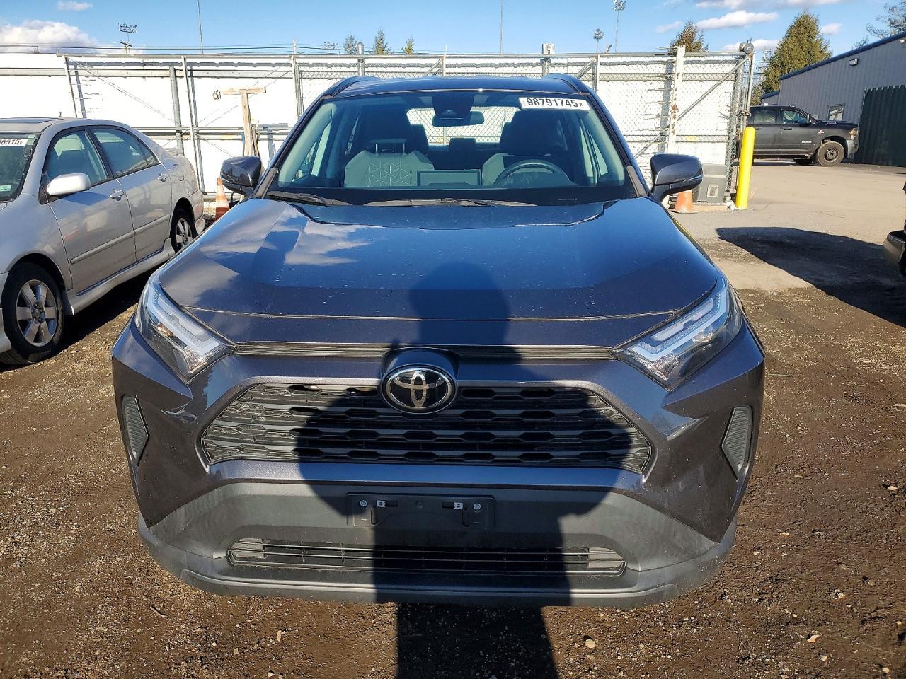 2022 Toyota Rav4 Xle - Image 5