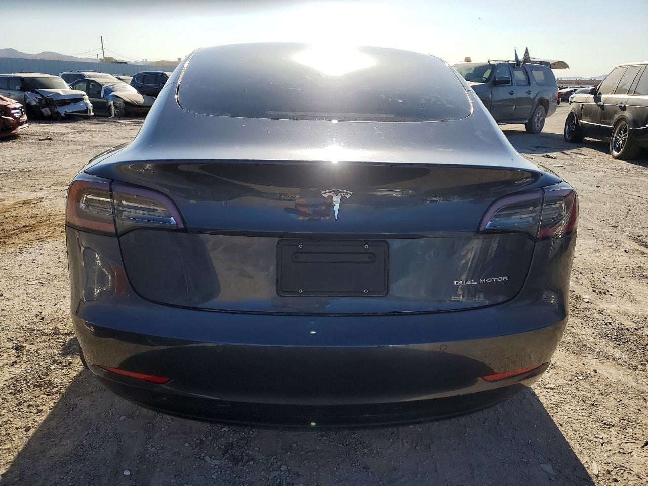 2022 Tesla Model 3 - Фото 6