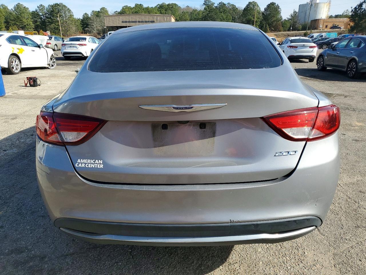 2016 Chrysler 200 Limited - Image 6