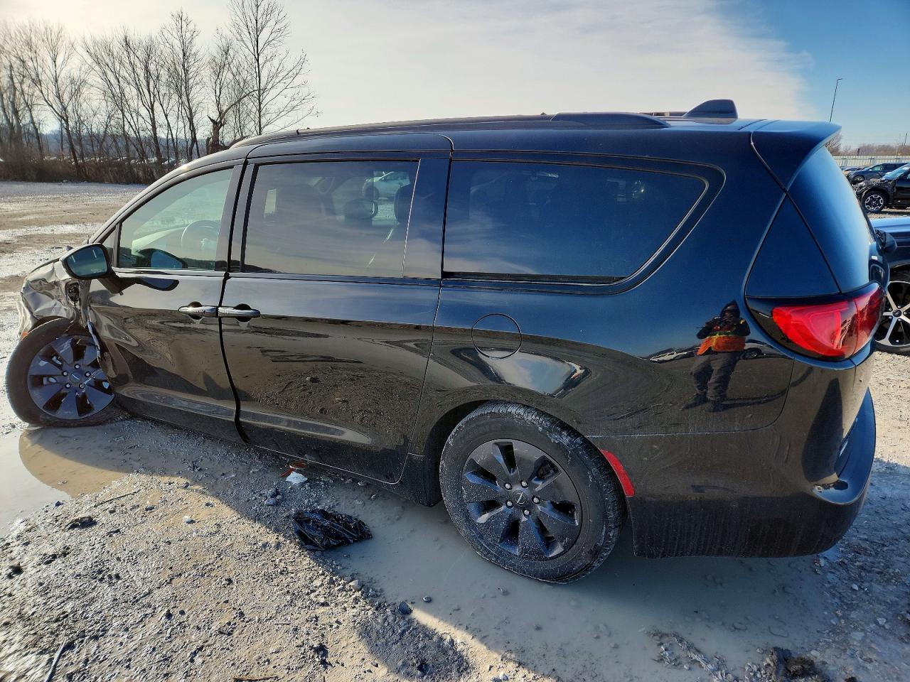 2020 Chrysler Pacifica Hybrid Limited - Фото 2