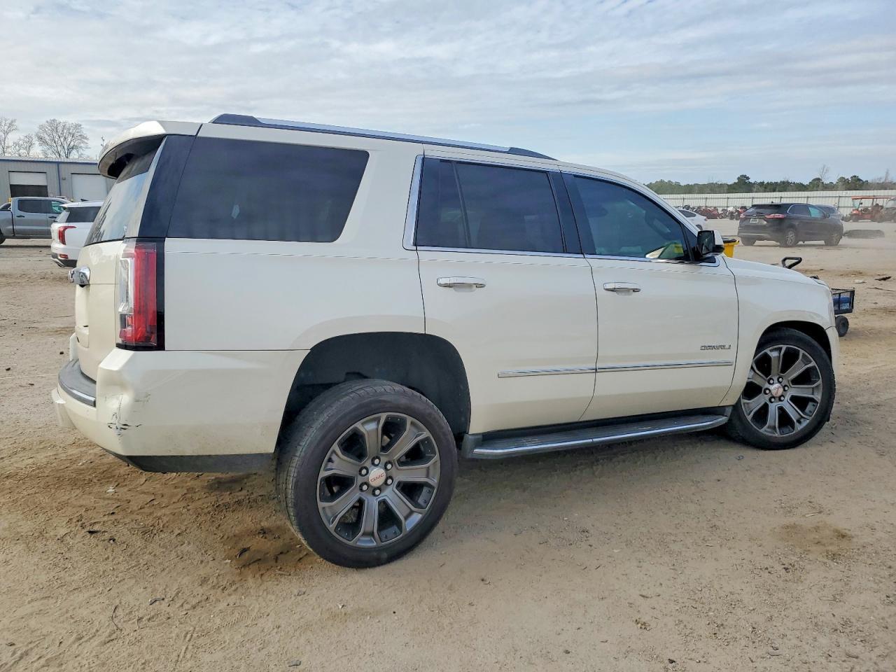 2015 GMC Yukon Denali - Фото 3