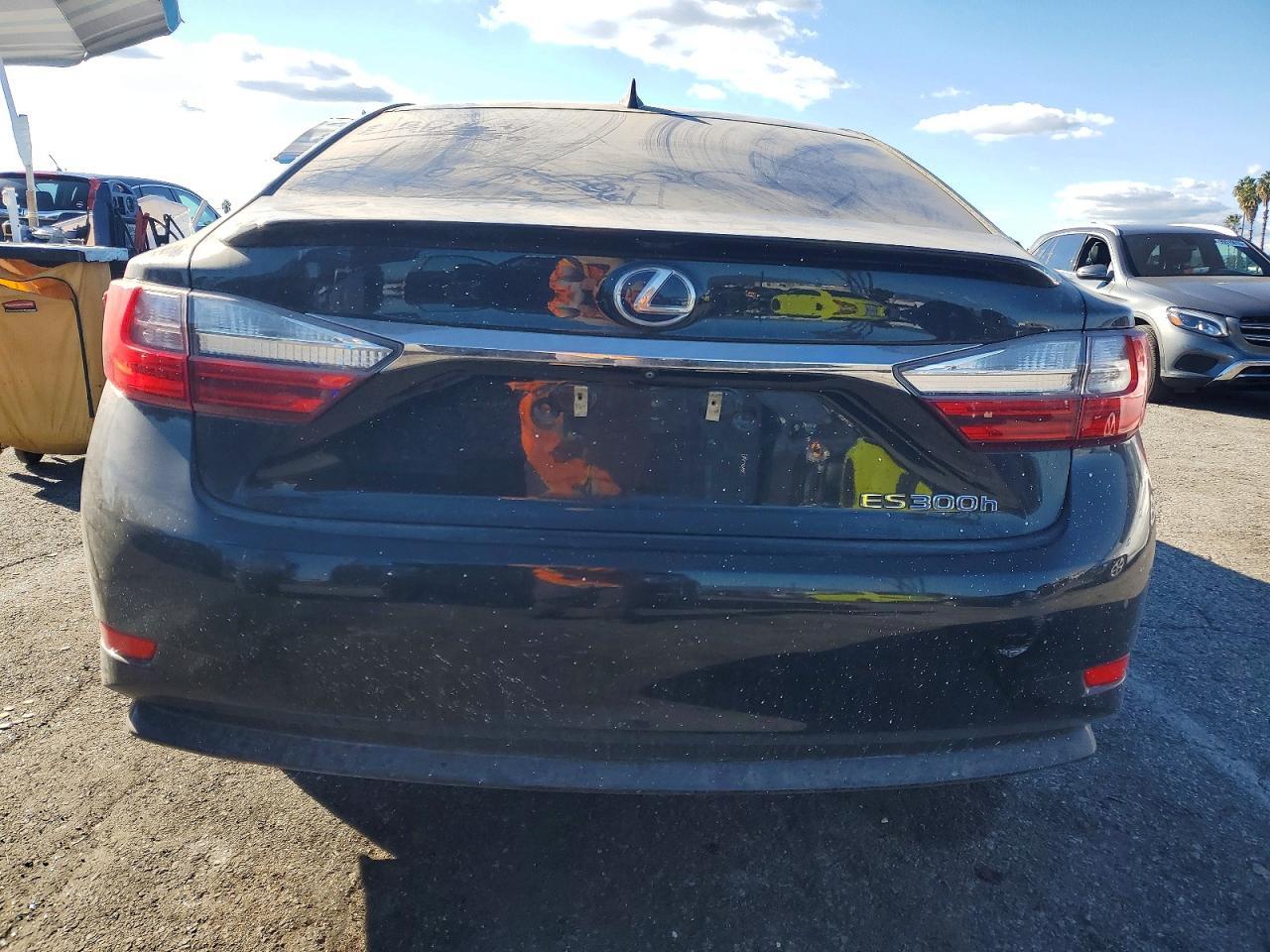 2017 Lexus Es 300H - Фото 6