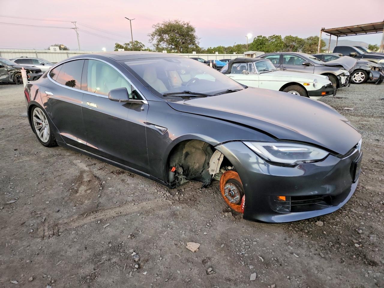 2016 Tesla Model S - Image 4