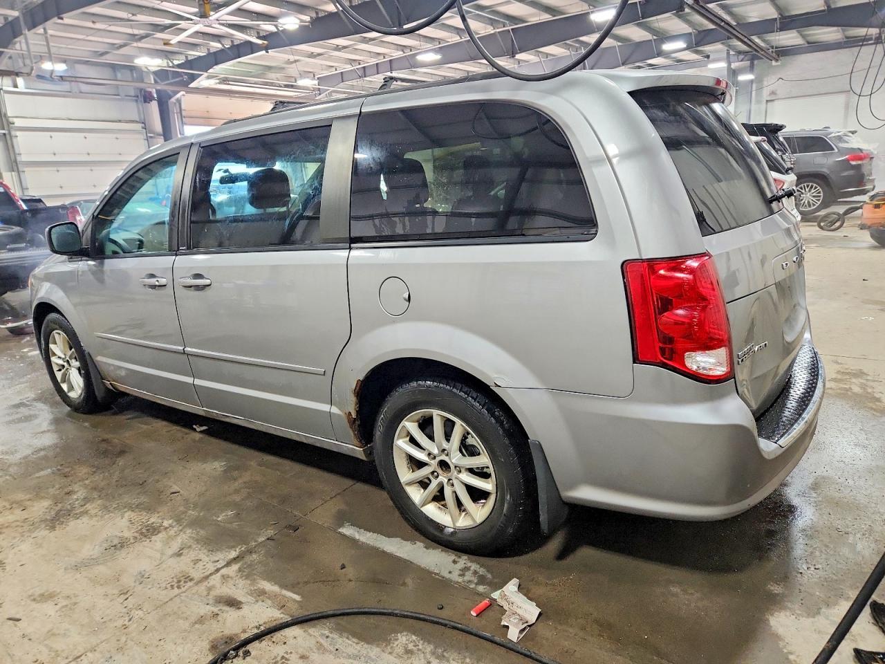 2013 Dodge Grand Caravan Sxt - Image 2