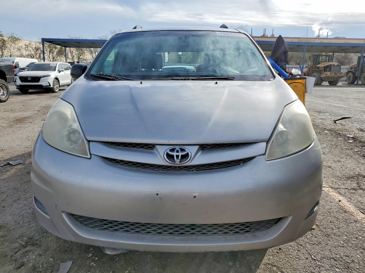 2008 Toyota Sienna Le 8-Passenger - Фото 5