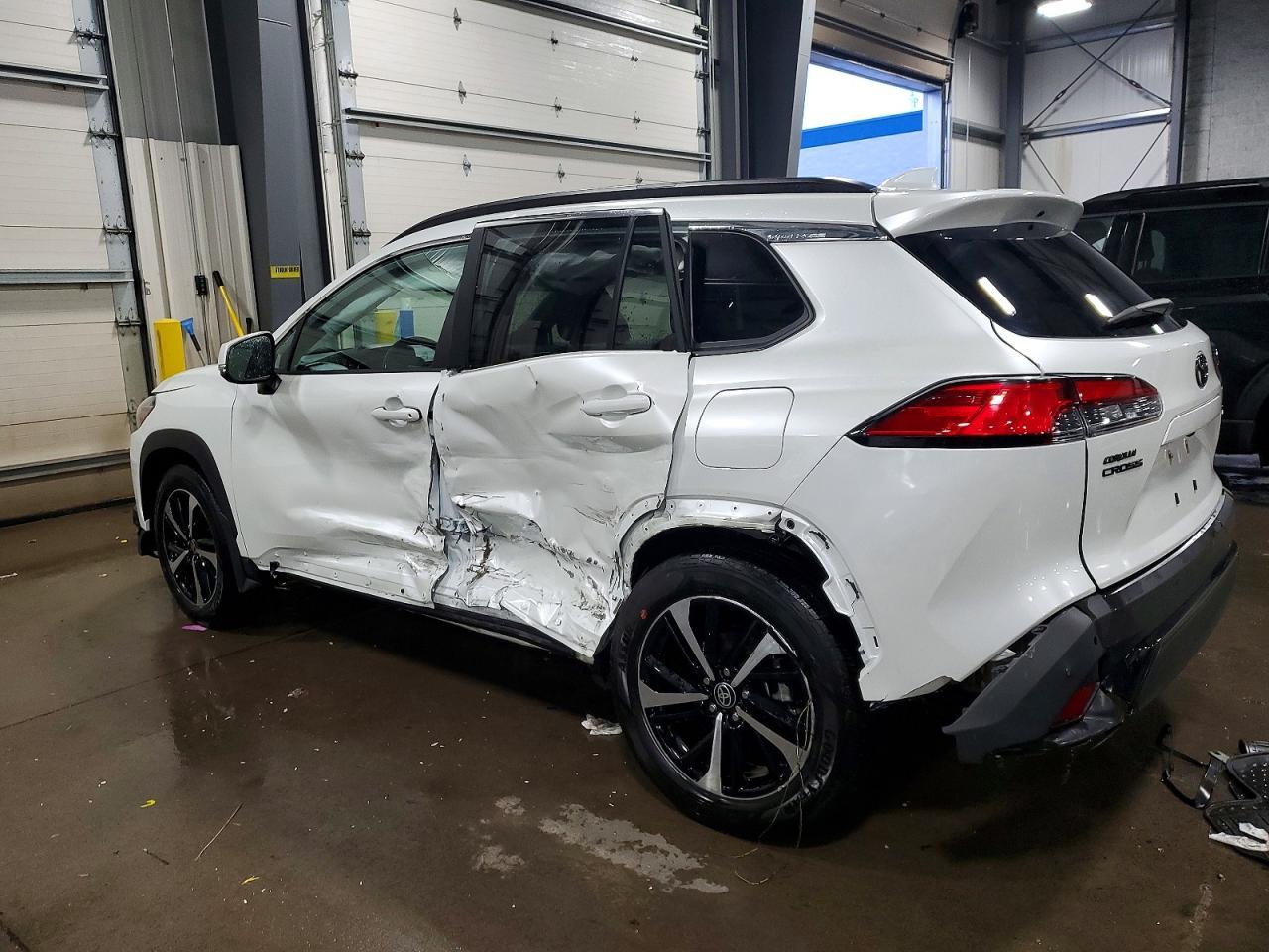 2023 Toyota Corolla Cross Hybrid Xse - Image 2