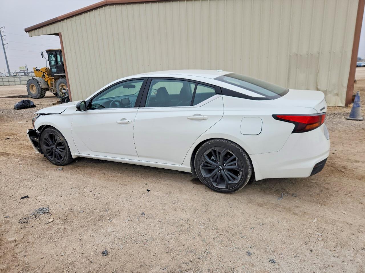 2023 Nissan Altima Sr - Фото 2