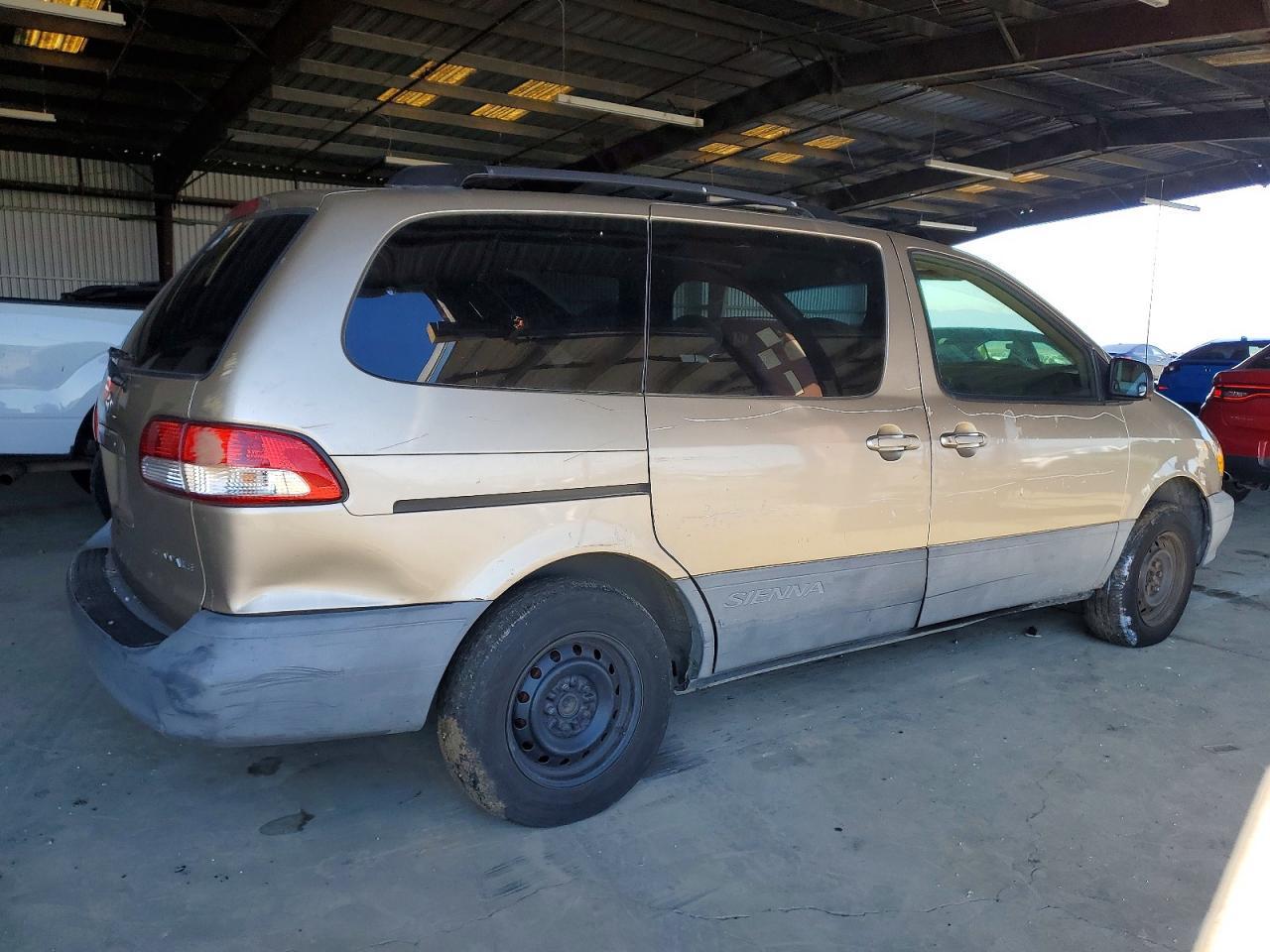 2003 Toyota Sienna Le - Фото 3