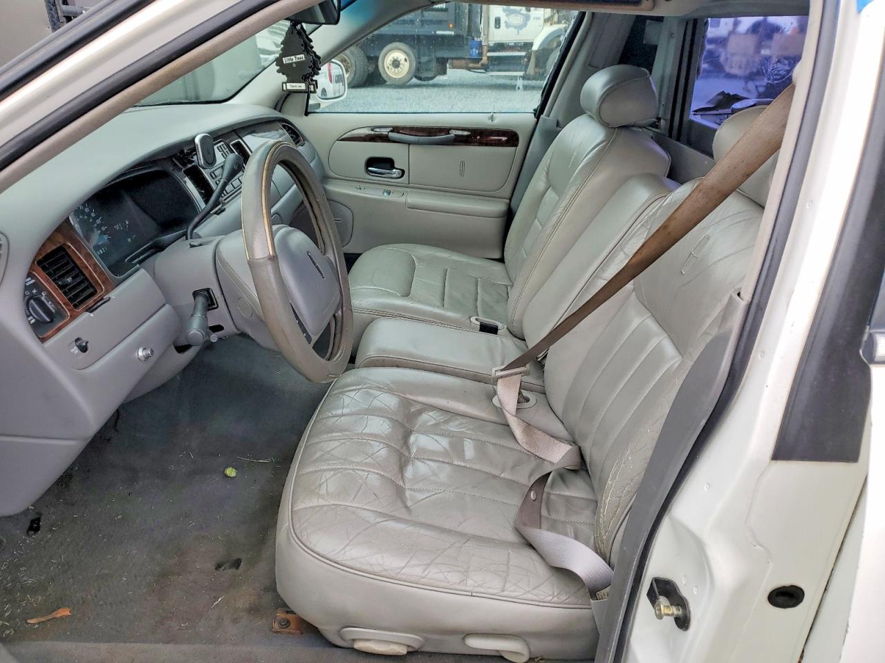1998 Lincoln Town Car Limousine - Image 7