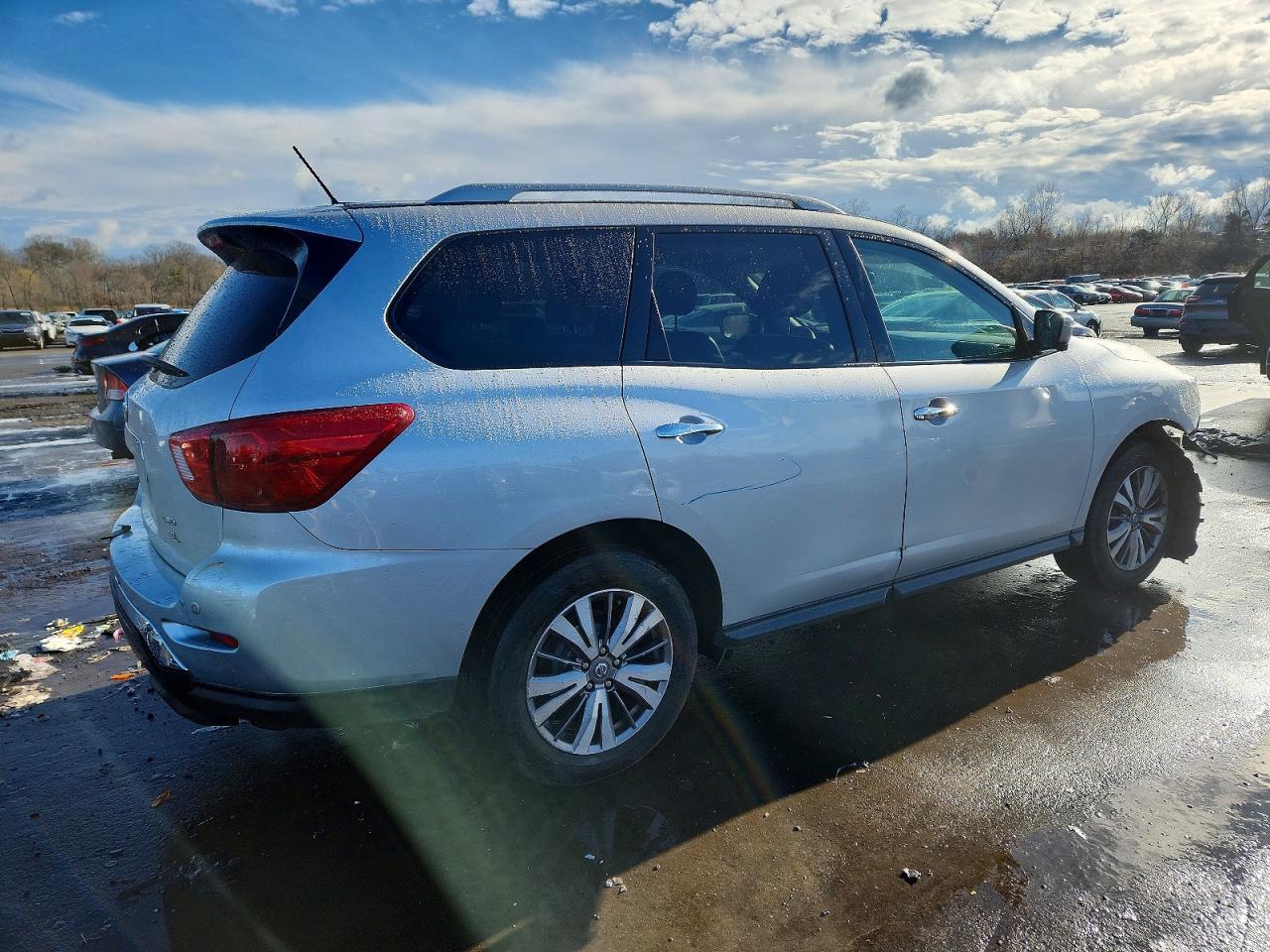 2020 Nissan Pathfinder Sl - Фото 3