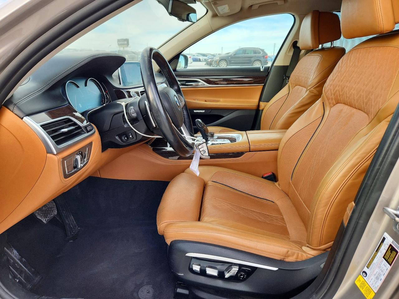 2016 BMW 740 I - Фото 7