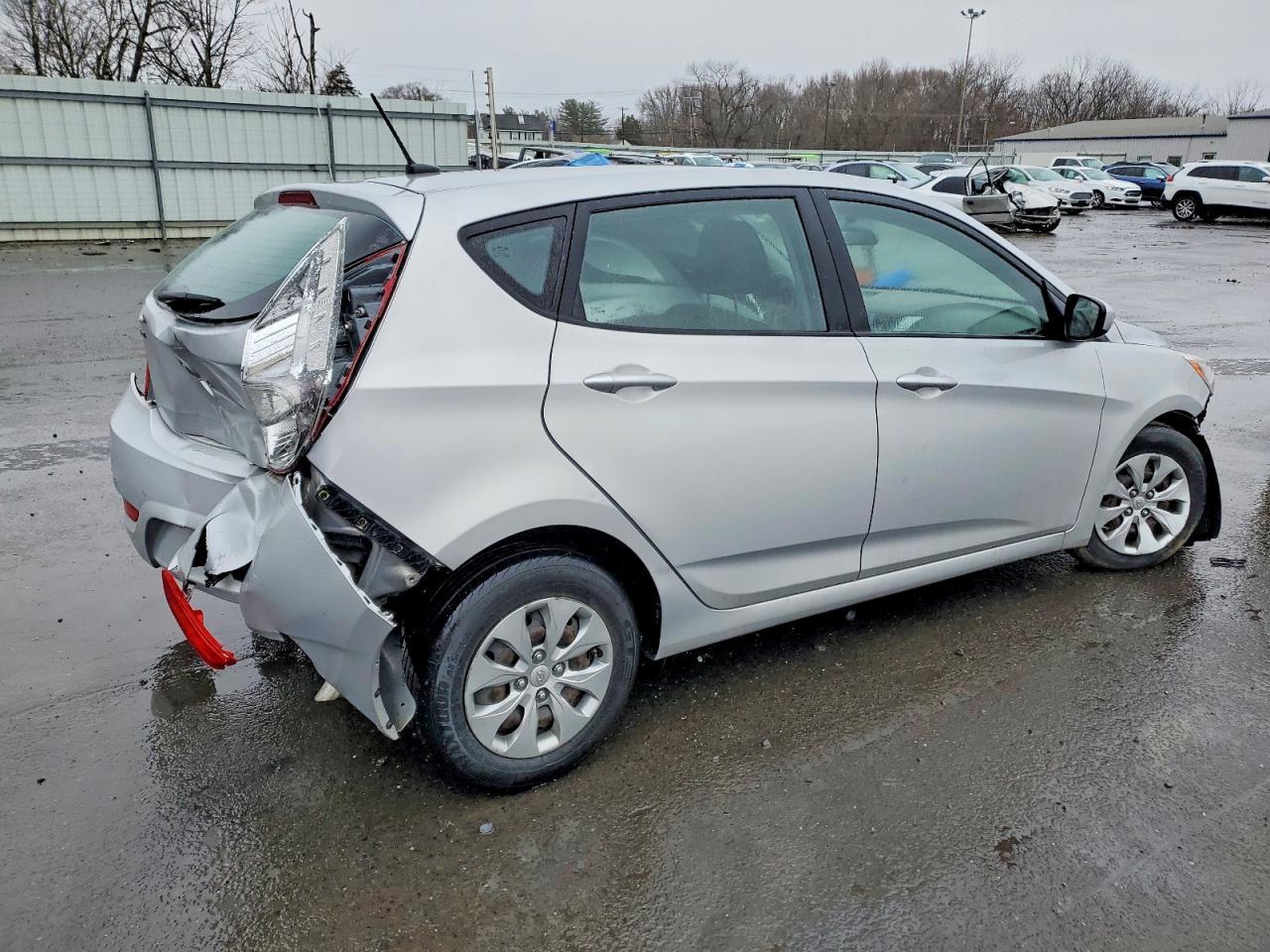 2017 Hyundai Accent Se - Фото 3