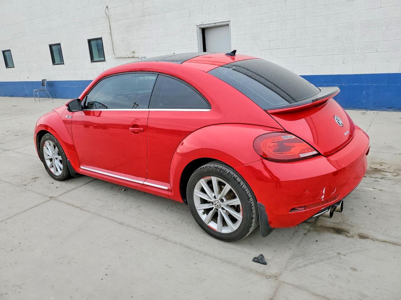 2018 Volkswagen Beetle Se - Image 2