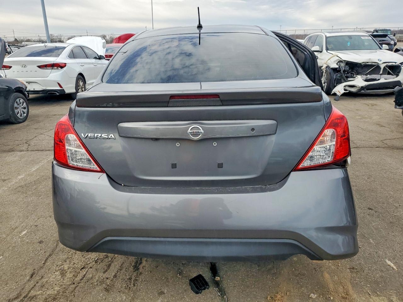 2019 Nissan Versa S - Image 6